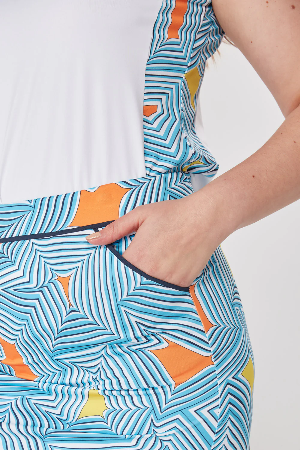 Lara Sleeveless Polo Wave Pattern - Image 3